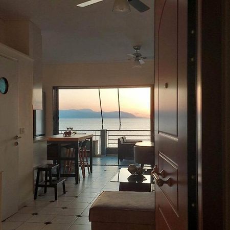 Loutraki Bay Διαμέρισμα Εξωτερικό φωτογραφία