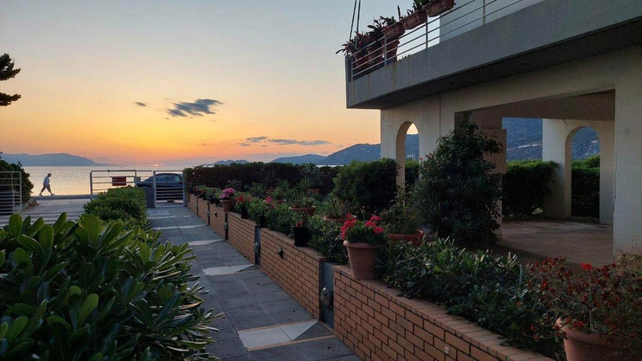 Loutraki Bay Διαμέρισμα Εξωτερικό φωτογραφία